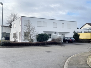 Büro Gewerbefläche in Heimsheim nahe Autobahnanschluss zu vermieten.