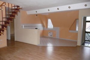 Vier Zimmerwohnung zu Vermieten  ab  01.04.2025