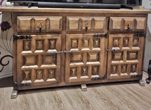 Spanisches Sideboard