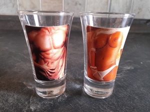 2 Schnapsgläser