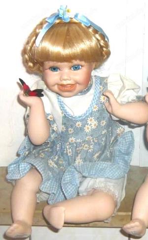 2 Sammlerpuppen Puppe sitzend 26 cm auch zur Deko Bild 2