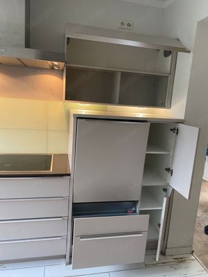 Einbauküche Nobilia-Miele Geräte-Steinplatte-Top Beleuchtung  Bild 6