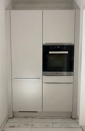 Einbauküche Nobilia-Miele Geräte-Steinplatte-Top Beleuchtung  Bild 5