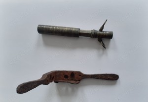 Pulverhorn, Pulverflasche und Zubehör, Sammlerstücke Bild 6