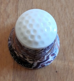 Fingerhut aus Porzellan Bild 3