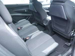 Peugeot 5008 Active Pack PureTech 130 EAT8 7-SITZER Bild 4