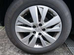 Peugeot 5008 Active Pack PureTech 130 EAT8 7-SITZER Bild 5