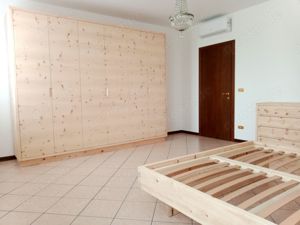 Kleiderschrank aus Zirbe Massivholz (2 Türig, 210 x 108 x 60 cm) Bild 3