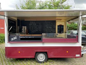 SEICO Imbissanhänger weiß inkl. Kühlschrank, Gaskochfeld, Spülbecken, Fritteuse