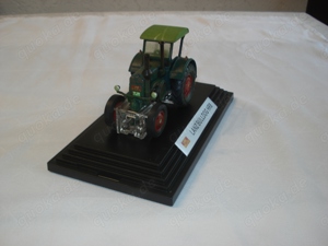 Siku Classic 4456 Lanz Bulldog  Traktor Modell in Acrylglasvitrine neuwerig unbespielt OVP 1:32 Bild 7