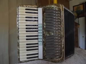 Akkordeon aus Sammlung abzugeben 250,00 Euro