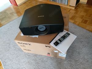 Sony VLP-VW790ES Highend Heimkino Projektor schwarz