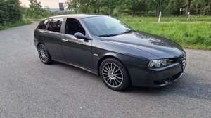 Alfa Romeo 156 2.4 JTD 20V Progression TÜV/ AU/ Zahnriemen Neu Bild 4 Alfa Romeo 156 2.4 JTD 20V Progression TÜV/ AU/ Zahnriemen Neu Bild 4