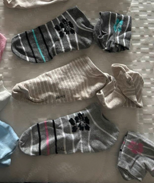 viele verschiedene getragene Socken Strümpfe gut duftend  Bild 4