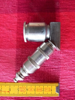 kleine Pfeife aus Metall