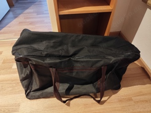    VERKAUFE eine große Tasche für Reisen z.b.  