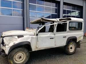 Land Rover Defender Defender 110 Station Wagon Td4 2,4l Unfall Bild 5