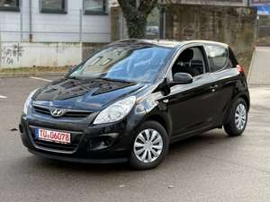 Hyundai i20 1.2 Klima | Scheckheft | TÜV 04/2028 Bild 2