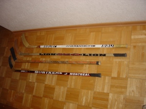 4 X Eishockey Schläger Bauer,Titan,Lion,Montreal gebraucht und 1 x Renfrew Hockey Pro Tape