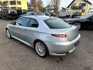 Alfa Romeo GT 3.2 V6 Distinctive Bild 2 Alfa Romeo GT 3.2 V6 Distinctive Bild 2