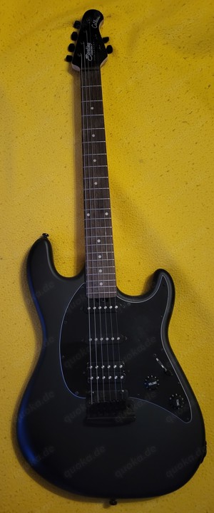 E-Gitarre Sterling by Musicman SUB Series Cutlass black