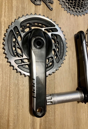 Kompletter SRAM RED eTap AXS 2x12 Gruppensatz mit hydraulischen Scheibenbremsen