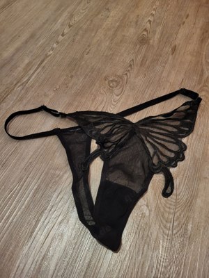 Getragenes Höschen schwarz Tanga Slip String Frauen Damen