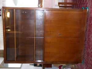 Wohnzimmer   Büro Schrank Holz mit Glastüren   Holztüren braun zu verschenken