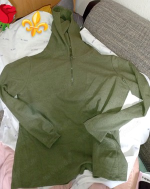 Verkaufe OlivGrüner StrickPulli mit Kapuze, Gr 46  48 (XL) mit RV