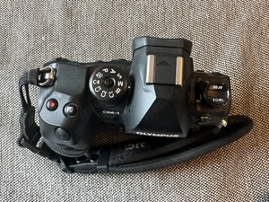 OM-1 Spiegellose Systemkamera + Olympus 12-40mm F2.8 Pro, mit Garantie bis 2026