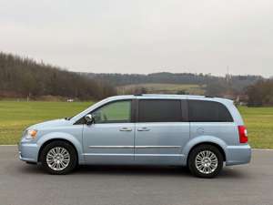 Chrysler Grand Voyager Town Country LPG 2x DVD Vollleder Limited Xenon Bild 3