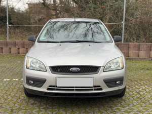 Ford Focus Turnier 1.8 Style Bild 3