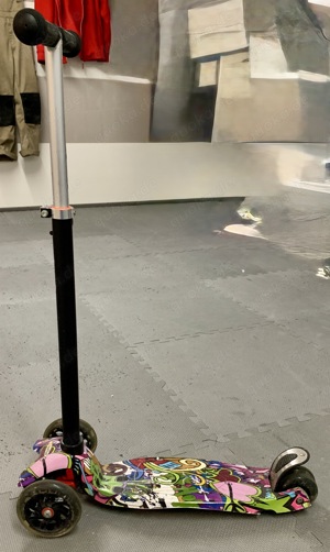 Kinder Scooter (Roller) mit blinkenden Rädern