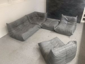 Ligne Roset Togo Leder Grau Originalzustand 2-Sitzer 2x Sessel 1x Pouf 1x Ecke Bild 2