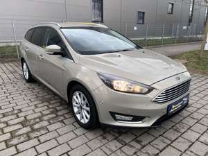Ford Focus Titanium/2HAND/Anhängerkupplung/parktronik/