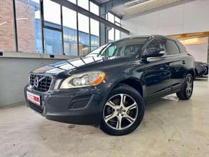Volvo XC60 Summum AWD Diesel+LEDER+KAMERA+PANO+XENON
