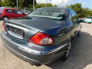 Jaguar X-Type 2.5 Bild 4
