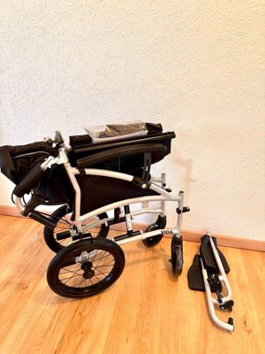Neuer Leichter Rollstuhl Transportrollstuhl Reiser Bild 2