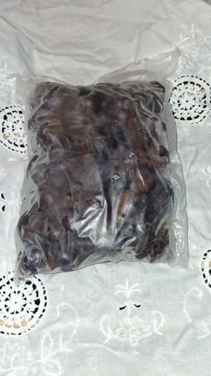 Pflaumen , entkernt, gefrohren