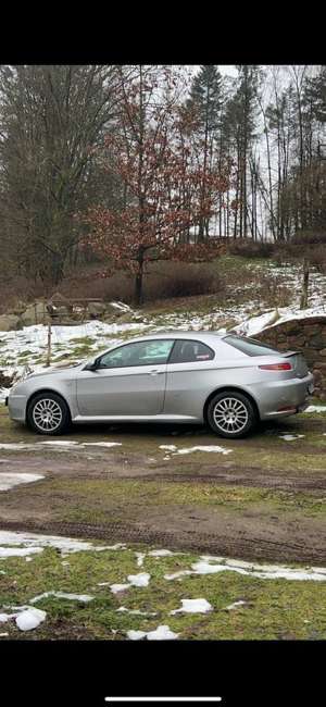 Alfa Romeo GT 2.0 JTS Distinctive Bild 4