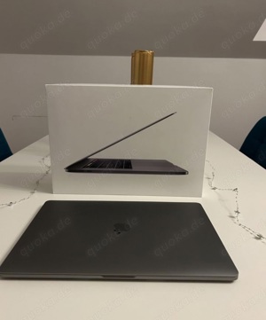 MacBook Pro 15,4 "(Retina Display)