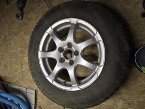 Winterreifen auf Alufelge für JEEP Renegade 215 65 16