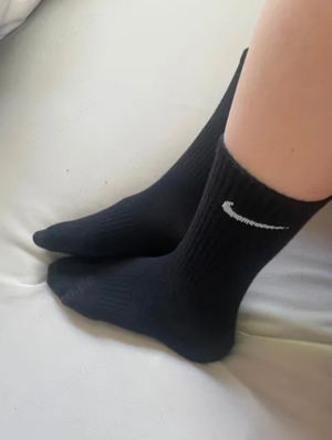 verkaufe meine geile getragenen Socken von professioneller Sportlerin 