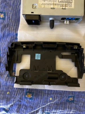 Peugeot Oringinal -Peugeot Autoradio. Bild 5