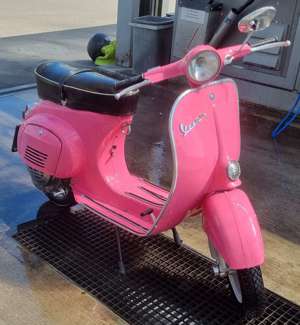 Vespa 125 Primavera Roller Scooter