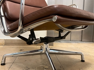 Vitra Aluchair Designersessel + Ottoman Leder Charles Eames Lounge Chair EA2223 Bild 7