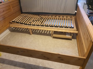 Massivholzbett 1,80 x 2 m