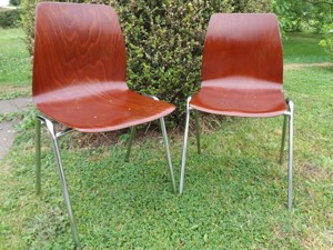 Paar Stapelstühle 1960 70er Jahre, Chrombeine & Pagholz Sitze.