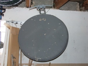Große Satellitenschüssel Durchmesseer 100cm zvk, 2 LNB-Halterungen