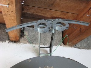 Große Satellitenschüssel Durchmesseer 100cm zvk, 2 LNB-Halterungen Bild 4